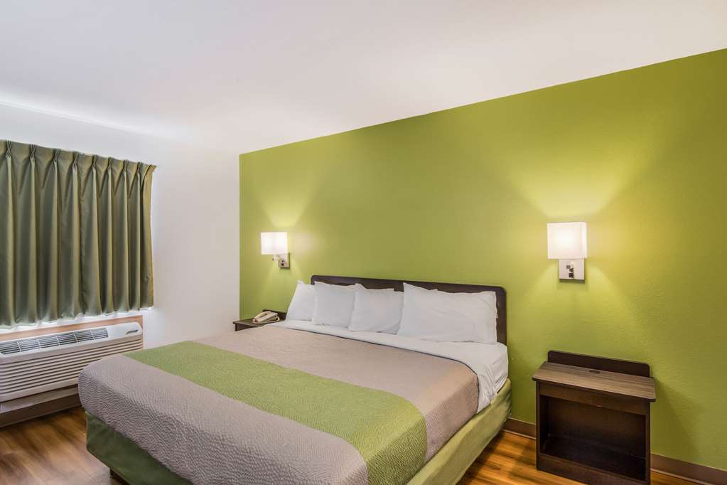 motel 6 fargo south