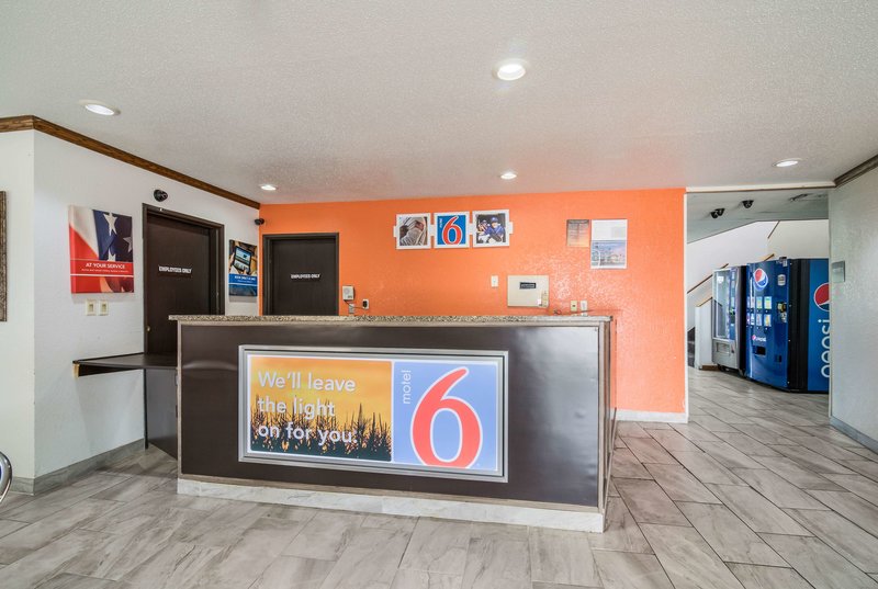 motel 6 fargo south