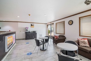 motel 6 fargo south