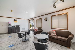motel 6 fargo south