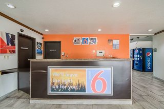motel 6 fargo south