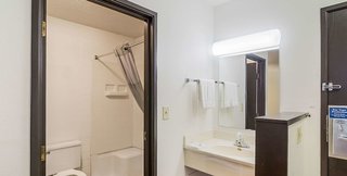 motel 6 fargo south