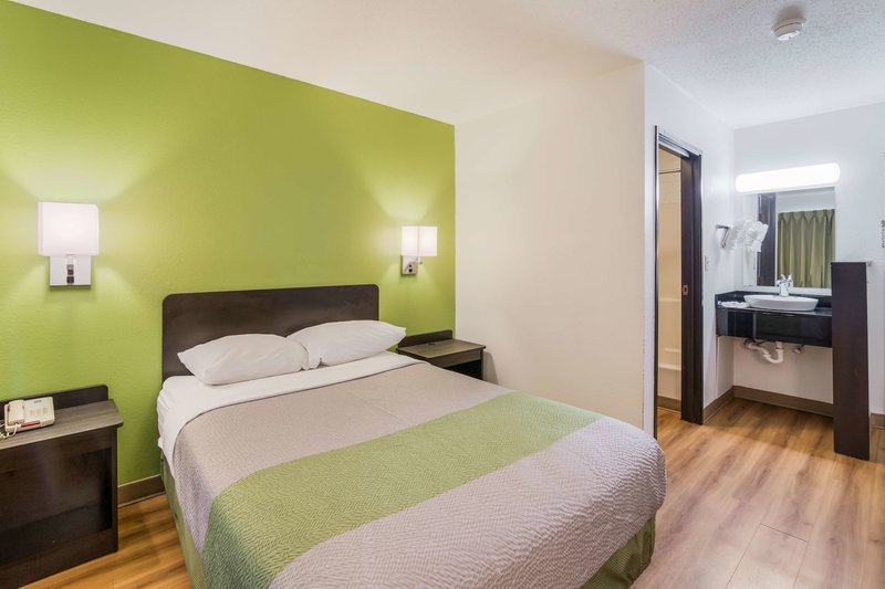 motel 6 fargo south