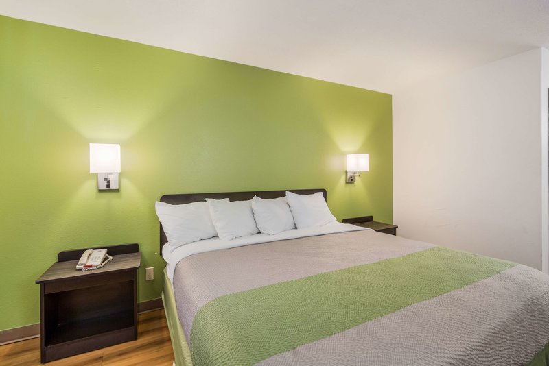 motel 6 fargo south