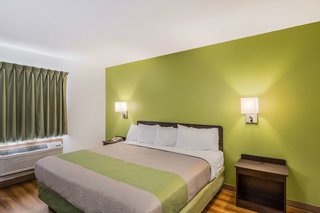 motel 6 fargo south