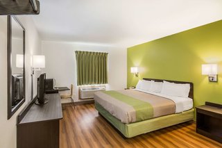 motel 6 fargo south