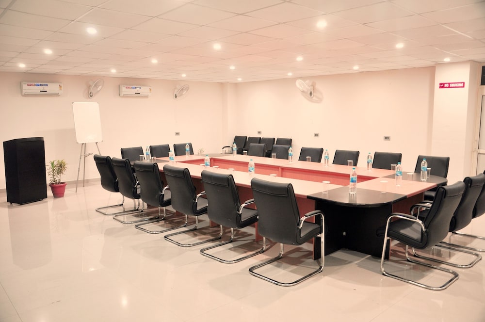 genx sundaram haldwani