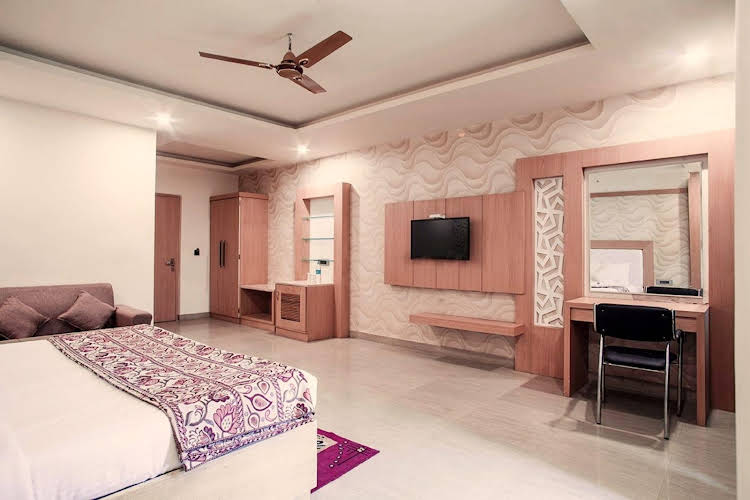 genx sundaram haldwani