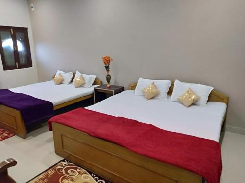 hotel jungle palace resort