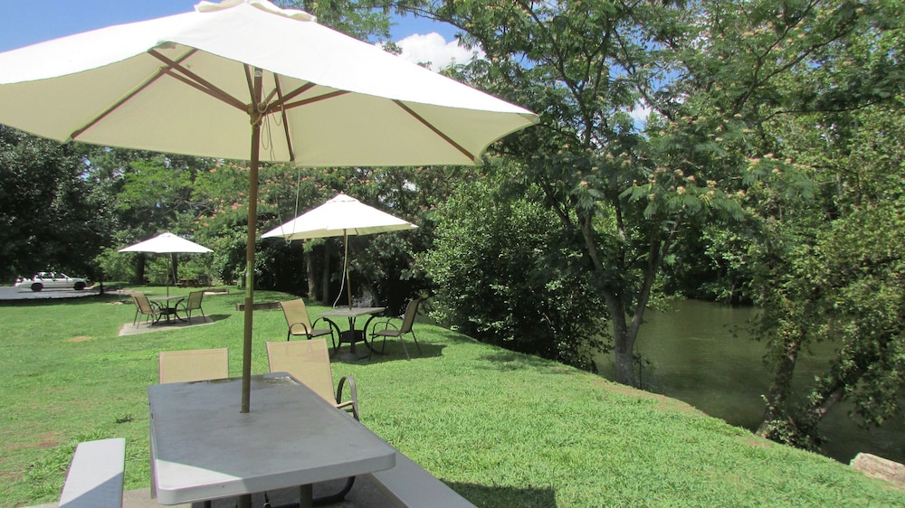 arbors at island landing hotel and suites