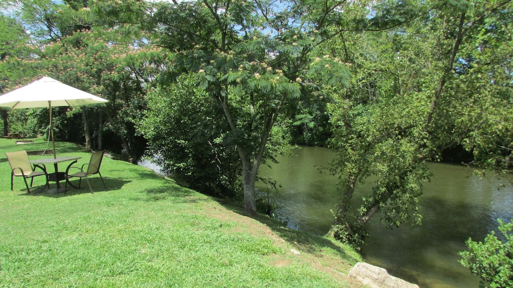 arbors at island landing hotel and suites