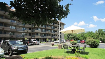 arbors at island landing hotel and suites