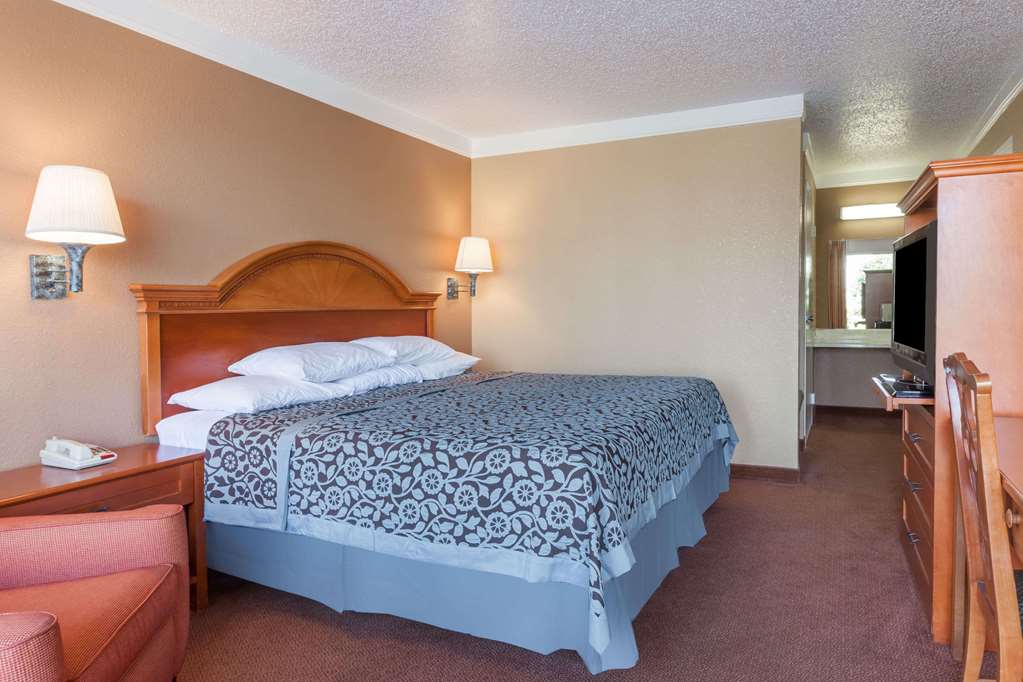 days inn by wyndham hillsboro tx