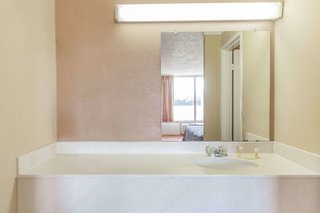 days inn by wyndham hillsboro tx