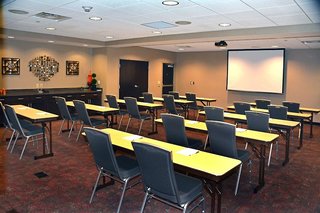 Hampton Inn Butler,Butler County>>Butler,2.5 star