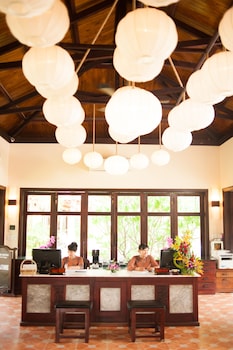 vinh hung riverside resort and spa