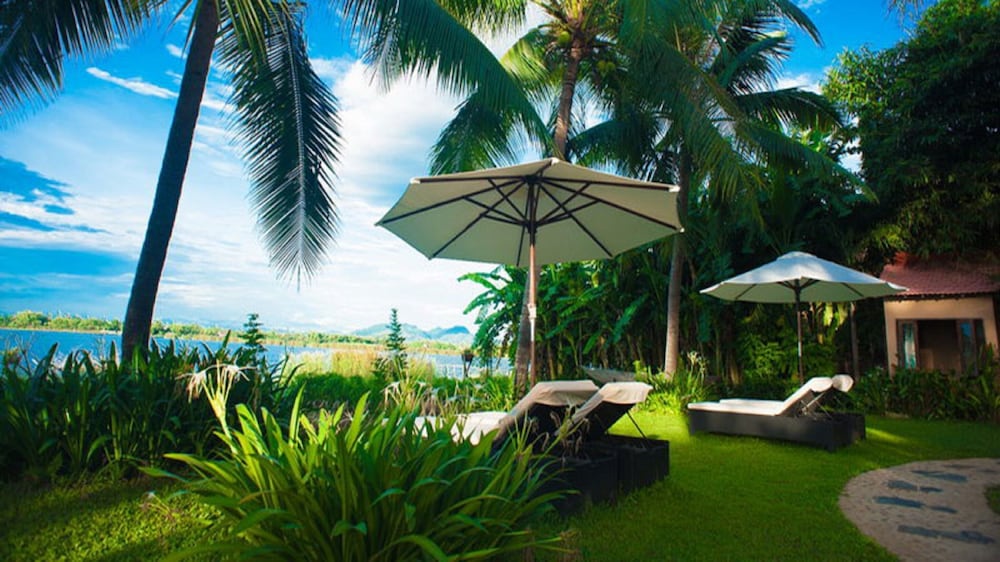 vinh hung riverside resort and spa