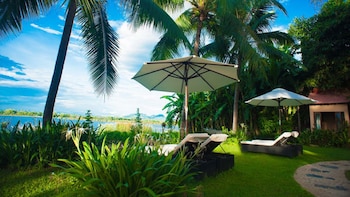 vinh hung riverside resort and spa