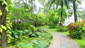 vinh hung riverside resort and spa