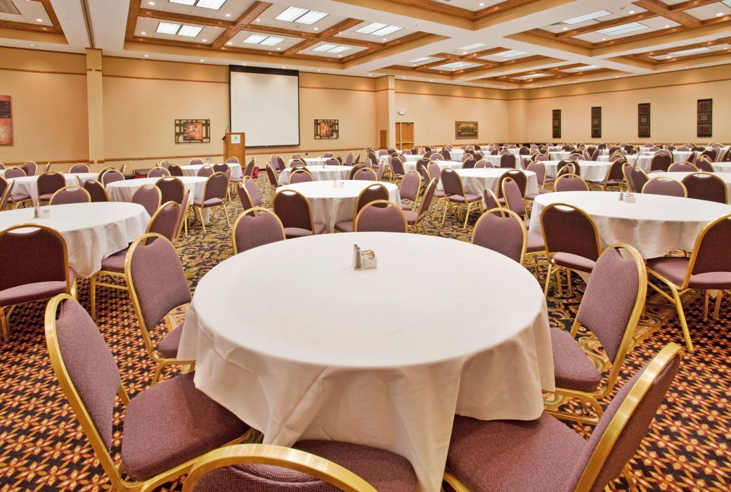 holiday inn kearney by ihg