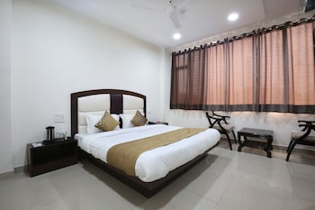 oyo 4856 hotel the benz