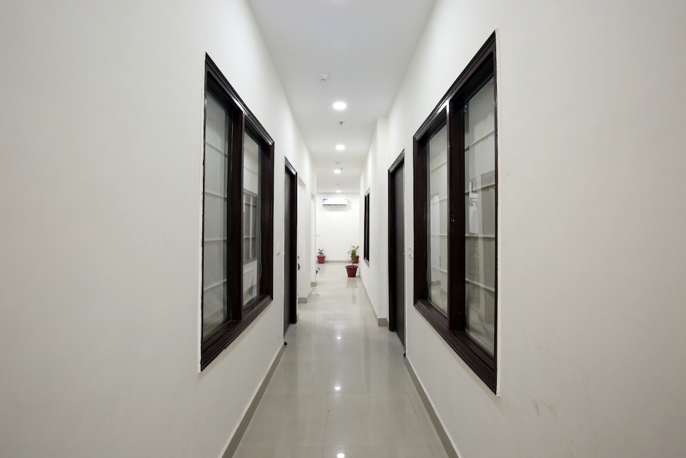 oyo 4856 hotel the benz