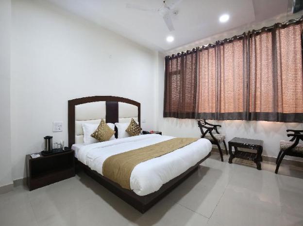 oyo 4856 hotel the benz