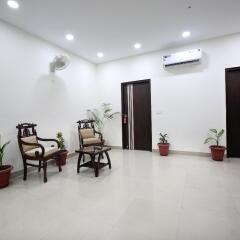 Oyo 4856 Hotel The Benz,Sco 26,27, Industrial Area, Phase 9, Mohali,3 star