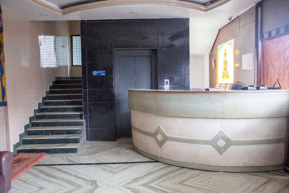 hotel saravanaa boarding and lodging