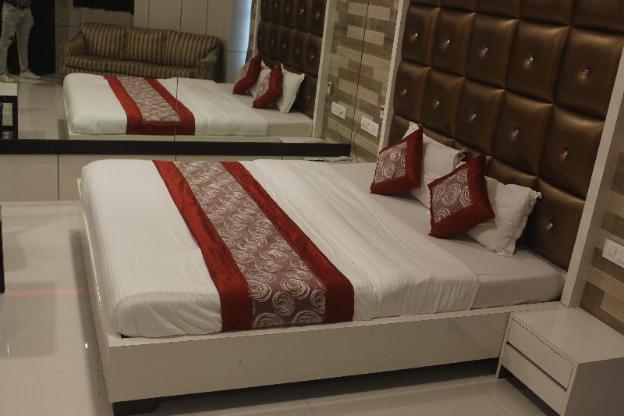 hotel celeste colaba