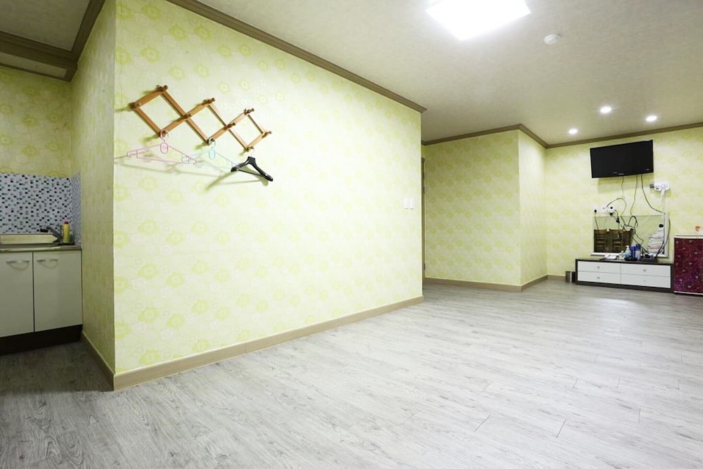 boryeong gyeongdong motel