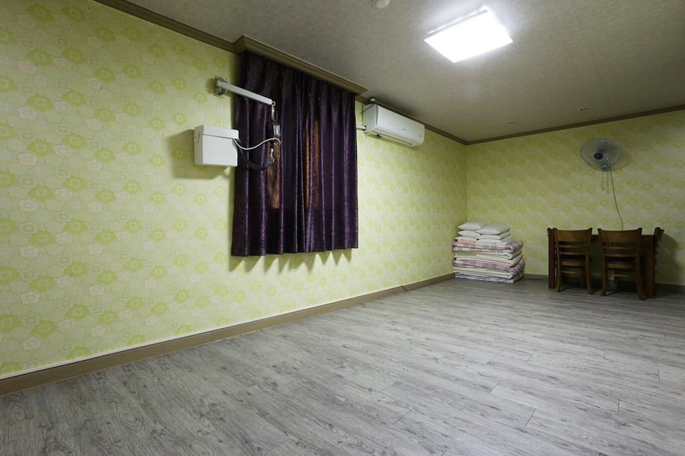 boryeong gyeongdong motel