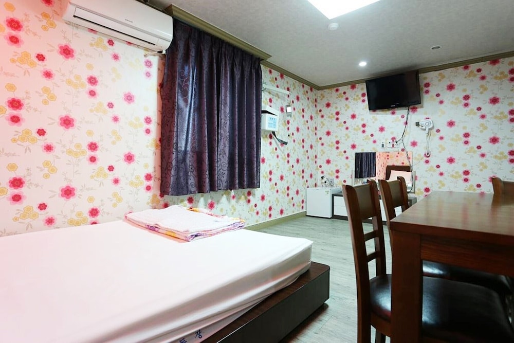 boryeong gyeongdong motel