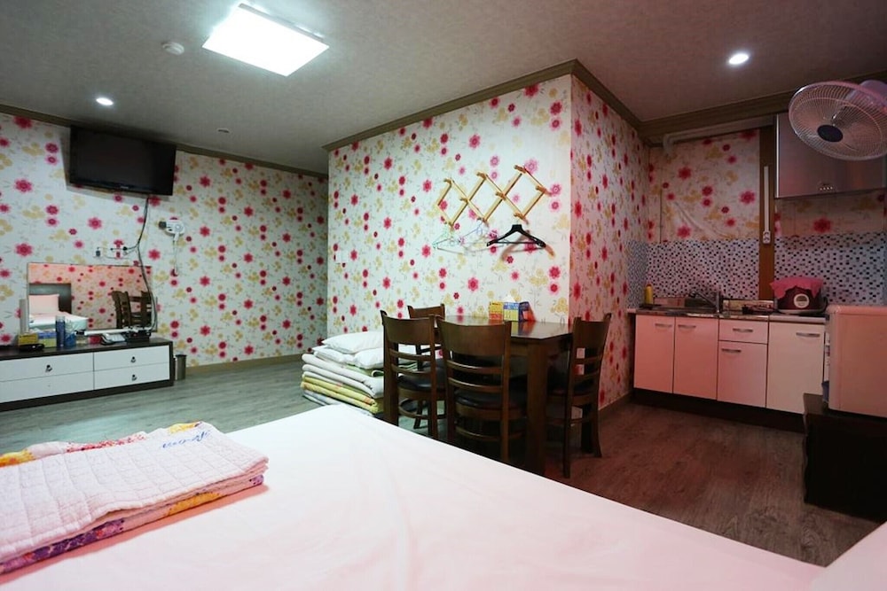 boryeong gyeongdong motel
