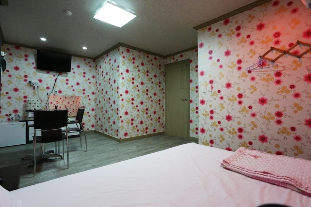 boryeong gyeongdong motel