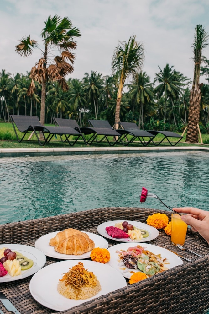 adil villa and resort