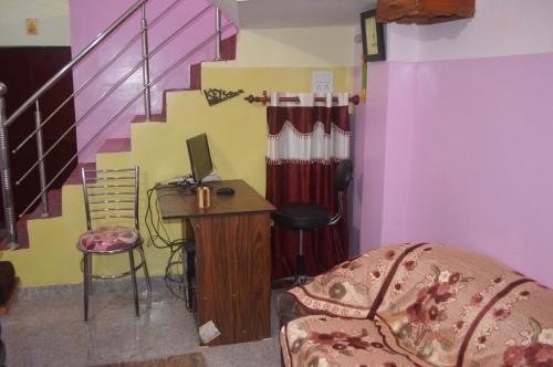 azure family paying guest house