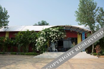 v resorts vrindavan gopala bhedaghat