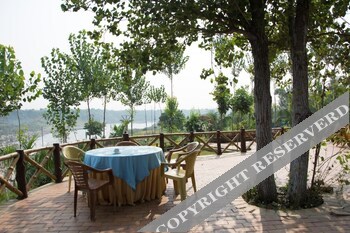 v resorts vrindavan gopala bhedaghat