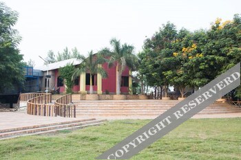 v resorts vrindavan gopala bhedaghat