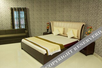 v resorts vrindavan gopala bhedaghat