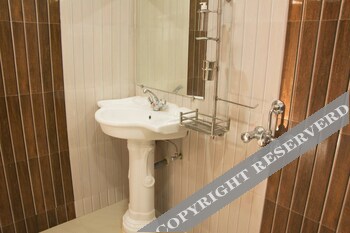 v resorts vrindavan gopala bhedaghat