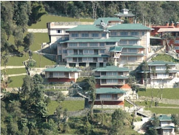 sterling gangtok orange village resort