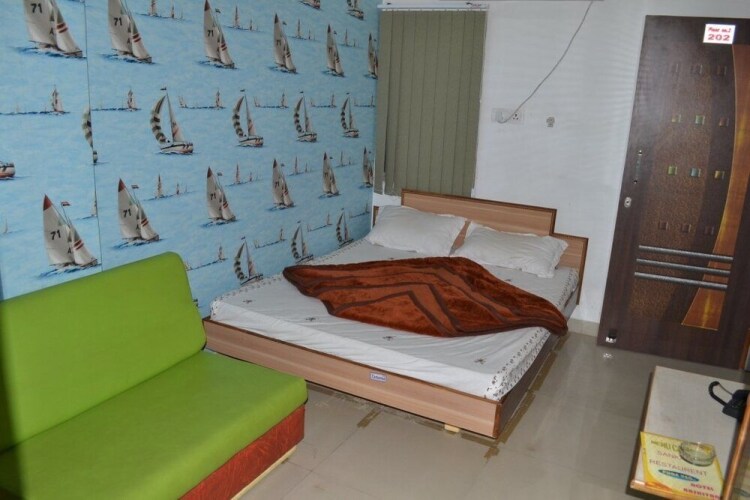 hotel aashiyana and restaurant
