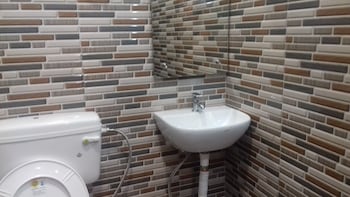 posh s delhi foreigners area v safe lajpat ngr 2