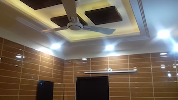 posh s delhi foreigners area v safe lajpat ngr 2