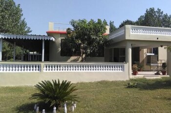 karnavati retreat