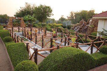 neonz resort and club