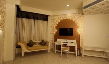 neonz resort and club