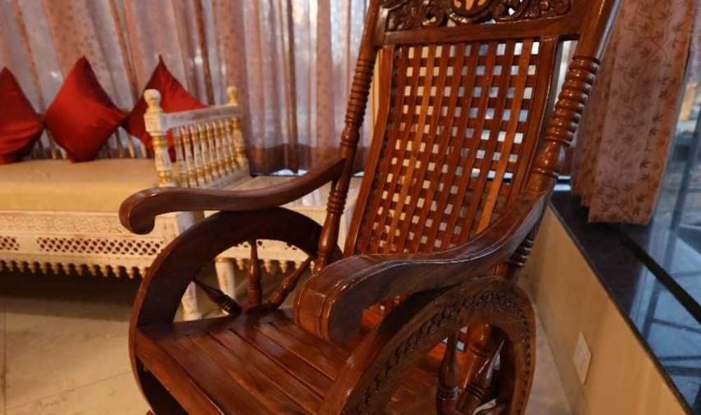 neonz resort and club